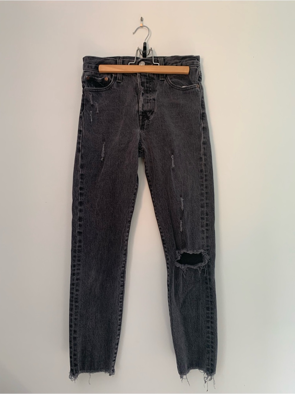 Levi’s Black Distressed Jeans